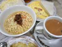 Hong Kong on Foot: Iconic Landmarks and Flavorful Streets