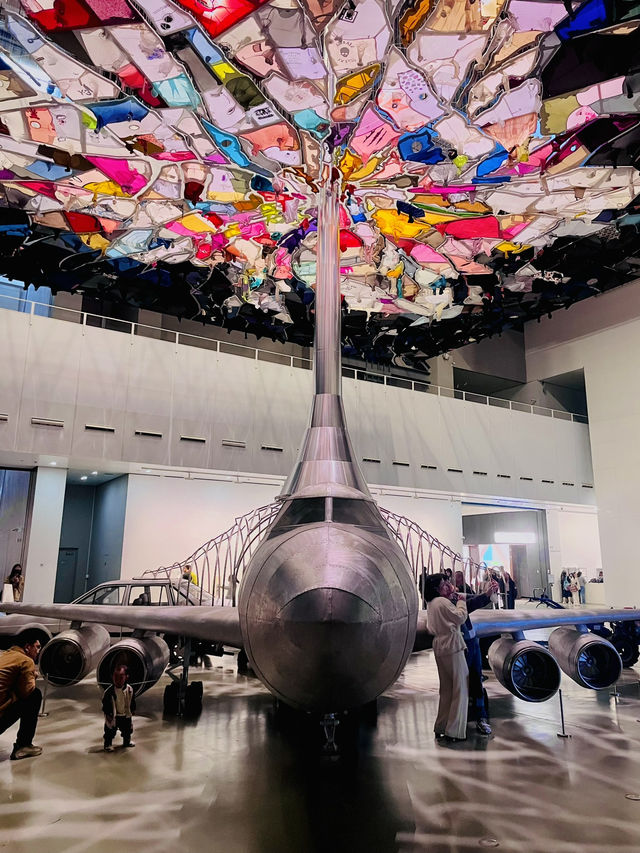 🇨🇳 A Glimpse into the Avant-Garde: Exploring the Power Station of Art