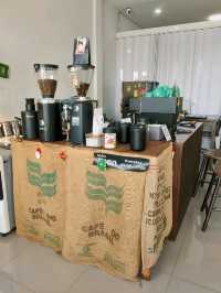 ดื่มกาแฟดีๆ บรรยากาศดี ที่ Shadow Coffee Roast
