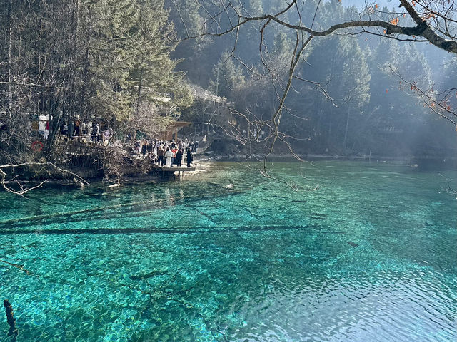ทะเลสาบที่สวยที่สุดใน “จิ่วจ้ายโกว” ให้ตรงมาที่นี่