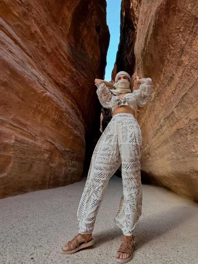 🏜️ Explore Ancient & Beautiful Petra – The Lost City Awaits! 🏺✨