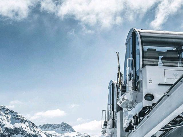Tschuggen Express: A Private Ski Lift Like No Other! ⛷️🚠✨