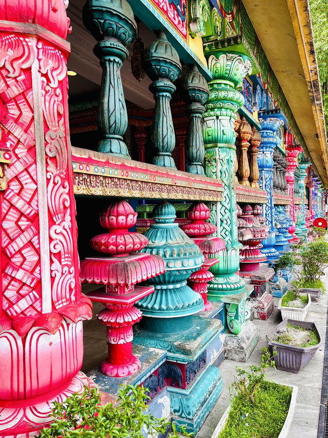 “Batu Caves: A Must-Visit Temple with Stunning Rainbow Stairs!”