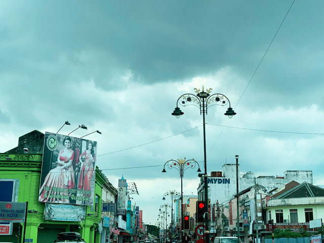A Colorful Drive Through Klang Little India! 🚗