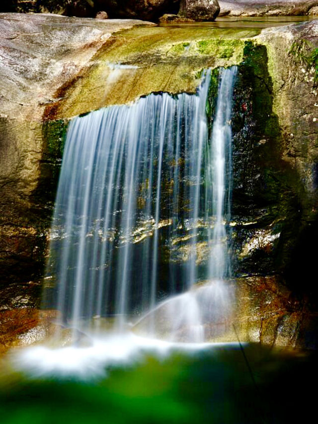 Jewel of Huangshan: Emerald Valley