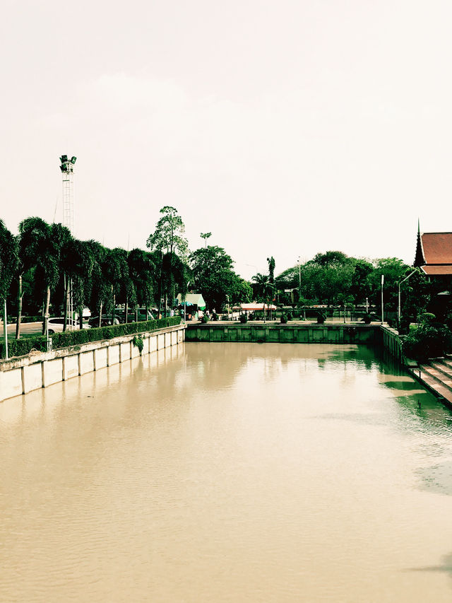 Serenity Amidst Ancient Grandeur – Wat Yai Chai Mongkhon