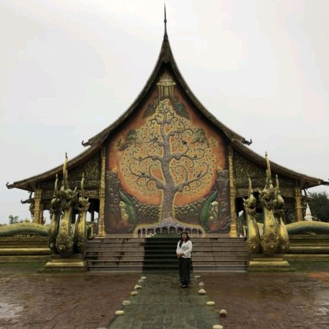 วัดสิรินธรวรารามภูพร้าว (วัดเรืองแสง)