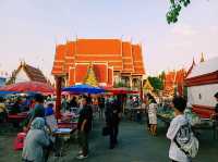 泰國曼谷市中心著名寺廟夜市Wat Ruak Bang Bamru market，靠近mrt地鐵站，純本地人夜市
