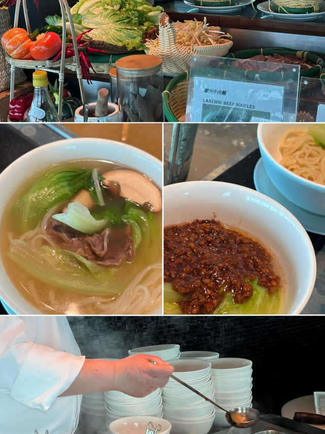 澳門旅遊塔🔺360度旋轉餐廳自助餐，遊客mode ON🥳