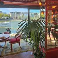 Amazing service and food by the seine river