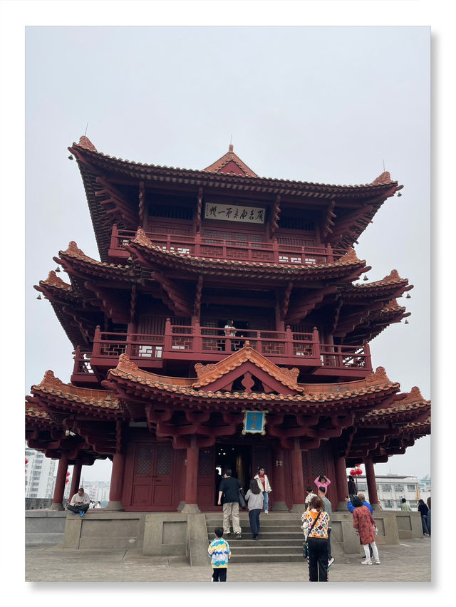 披雲樓古城牆上的歷史詩章