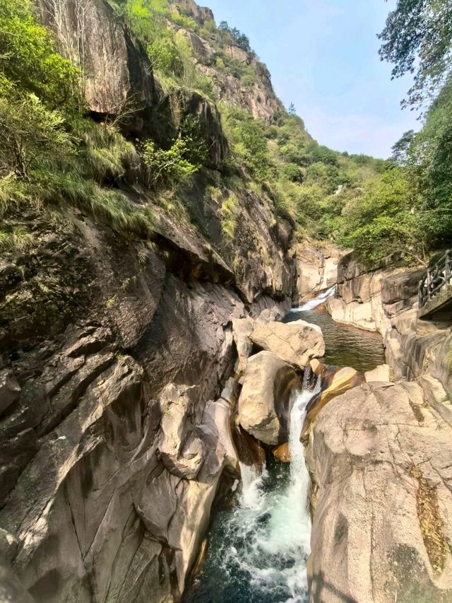 Zhàngshān Grand Canyon: Spring’s Oasis of Adventure