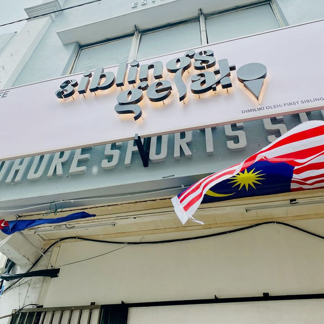 Sweet Bonds at Siblings Gelato