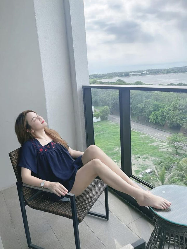 台南大員皇冠假日酒店「豪華河景陽台房」河水流進海裡的景象 晚上因為河床無光害 星空超美