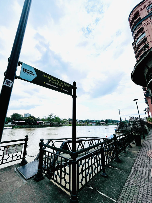 Kuching Waterfront: A Riverside Retreat for All Ages