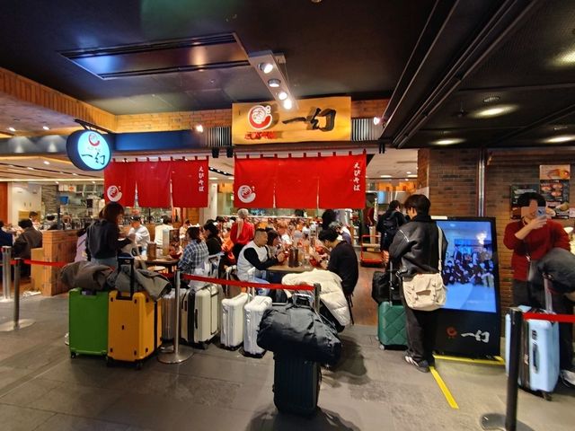 北海道美食｜早上10點就開始排隊~超人氣拉麵名店~一幻拉麵(えびそば一幻) 