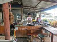 ร้านอาหาร Local ที่รสชาติไม่ Local