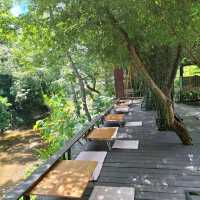 บ้านเขากอด ร้านอาหารริมลำธาร