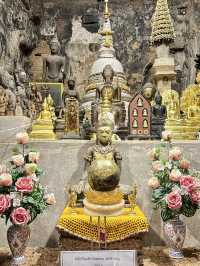 วัดคู่บ้านคู่เมืองสกลนคร