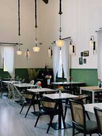 30 October Coffee & Bar : คาเฟ่สไตล์ยุโรป