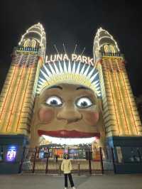 The Massive Grinning Face of Luna Park 