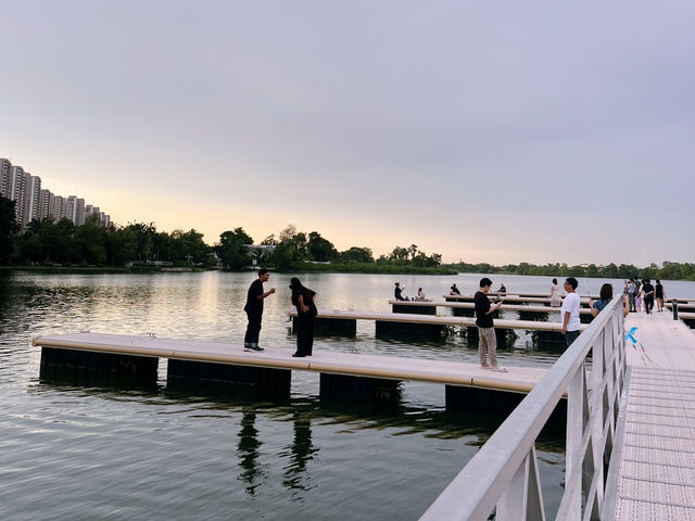 Kite on the Lake ทะเลสาบเมืองทอง