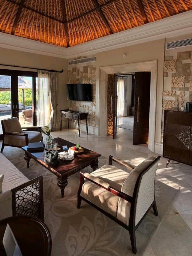 🌟 AYANA Resort Bali – A World of Luxury Above the Waves