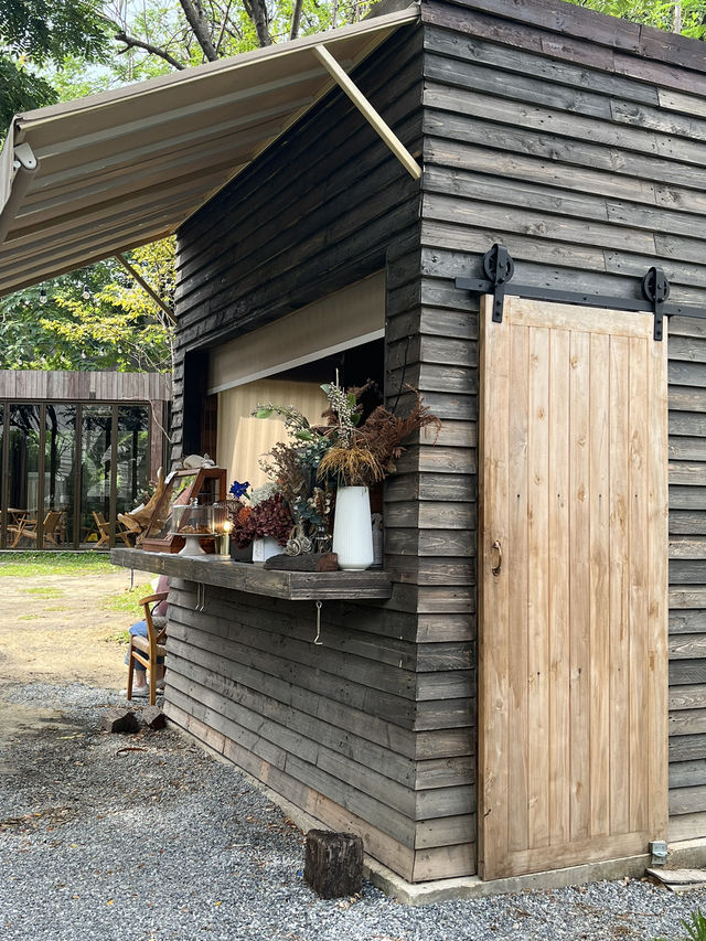 【バンコク】見つけるのが大変⁉️ガチの隠れ家カフェで街の喧騒を離れてまったりタイム❣️