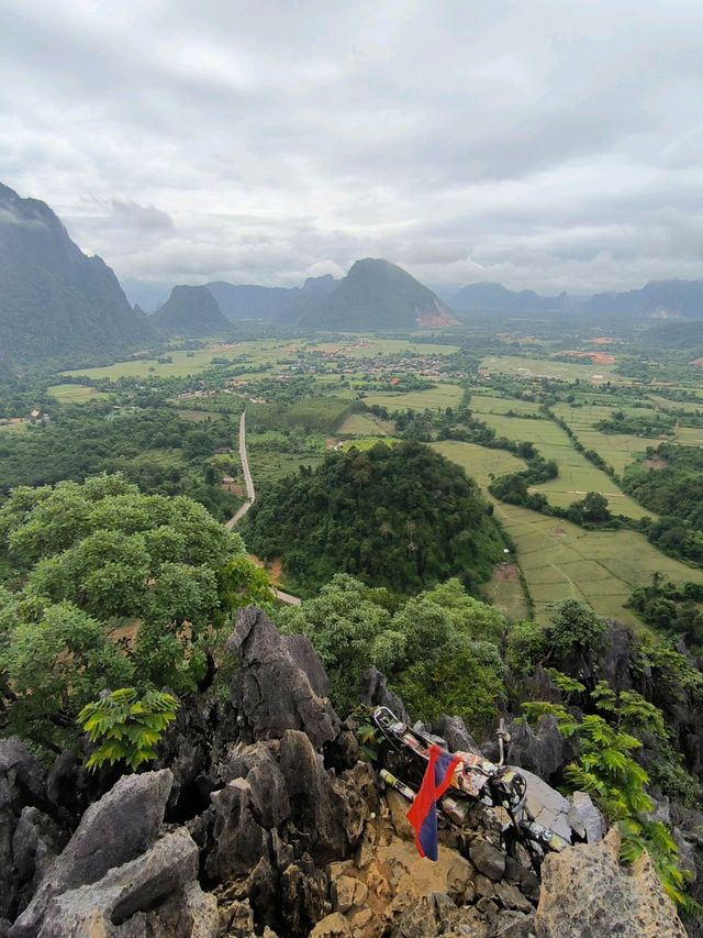 trip to vang vien