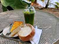 Coco & Coff ร้านกาแฟในสวนมะพร้าวและสน