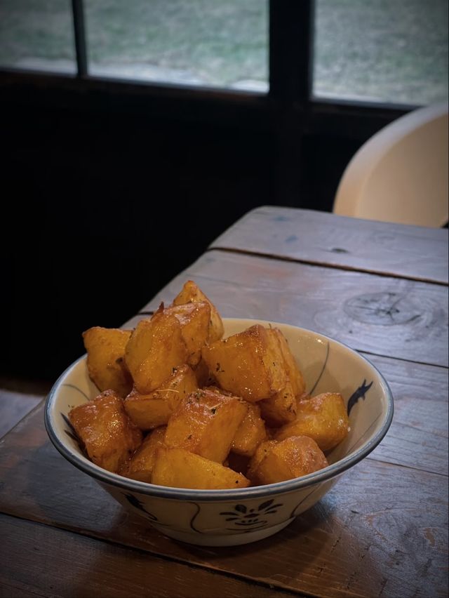 A Blend of History and Culinary Experience