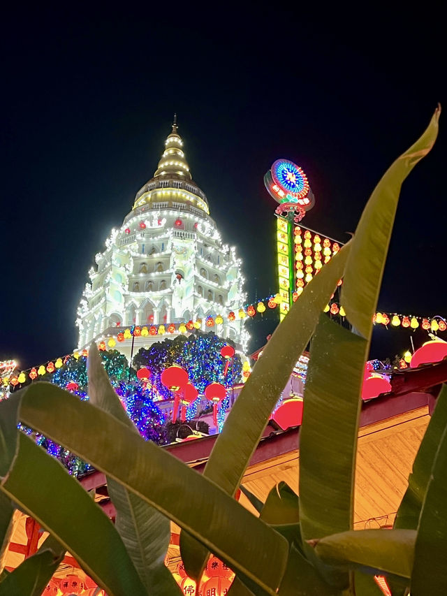 A Thousand Lights, A Thousand Blessings: Chinese New Year at Kek Lok Si