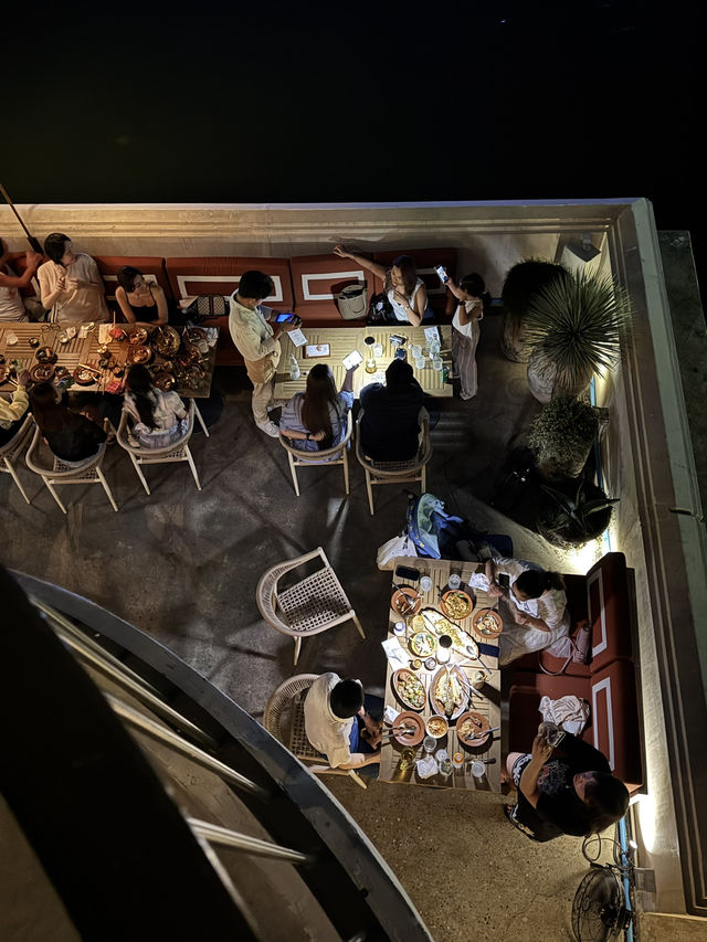 Looking for the perfect sunset dinner spot in Bangkok? 