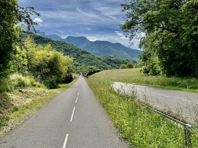 騎電動腳踏車環安錫湖繞ㄧ圈