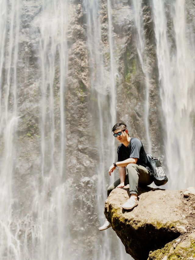 💦Tumpak Sewu 瀑布：森林中的千絲水簾洞
