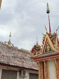 Wat that สัมผัสวัดพื้นบ้านสวยๆที่วังเวียง 