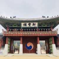 水原華城🇰🇷華城行宮付近をお散歩するとウ・ヨンウのお店もあるよ🐳⟡.·
