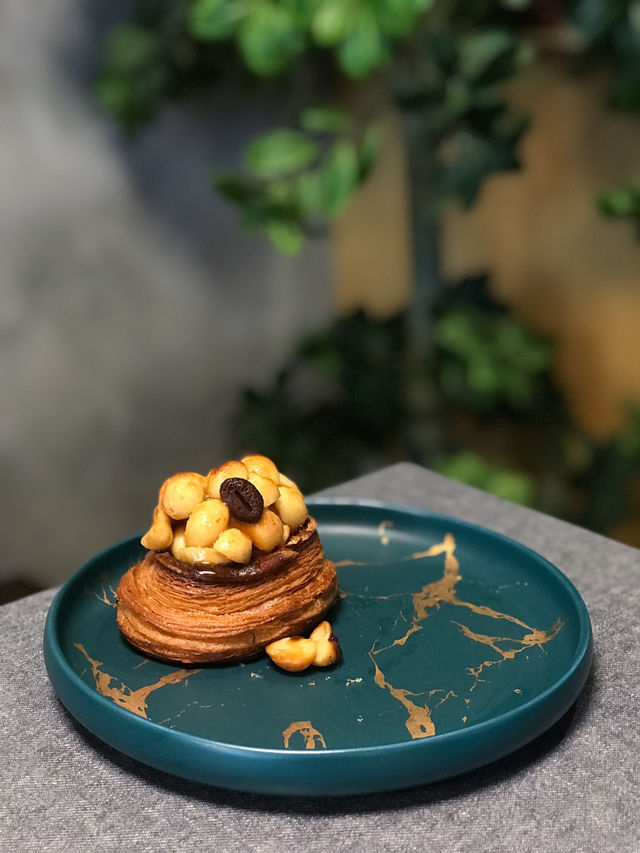Great desserts, cool vibe in KK