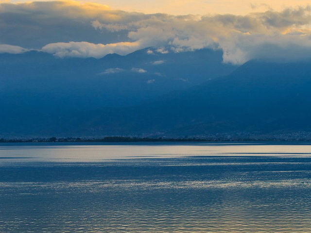 Dali → [Ancient City, Erhai Lake, Cangshan]