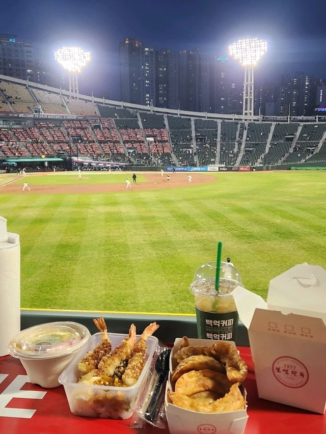 포켓몬 콜라보로 깜찍한 포토존을 만날 수 있는 사직야구장