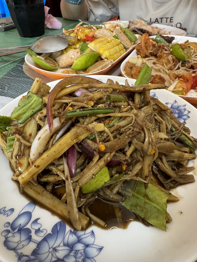 ไก่ย่างอร่อย @ โคราช ไก่ย่างนายพลเขาสวนกวาง