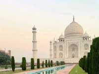 🌟 Taj Mahal, Agra – Symbol of Eternal Love 💖
