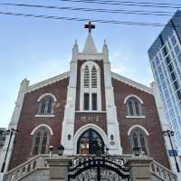 Divine & Delicious: A Solo Trip to Xiamen’s Catholic Church & Eighth Market