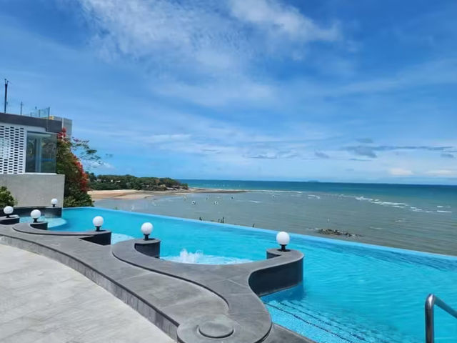 Royal Cliff Beach Hotel Pattaya โรงแรมหรูริมทะเล