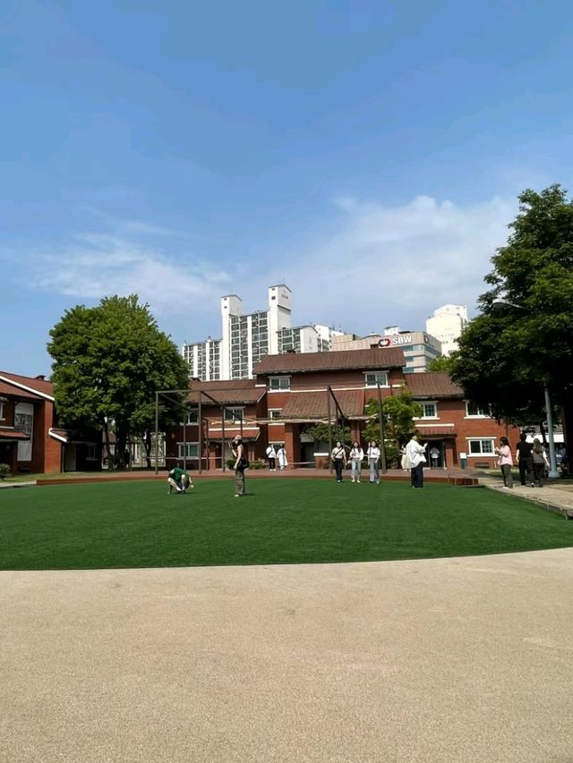 Yongsan Family Park, Seoul – A Quiet Spot for Families and Nature Walks