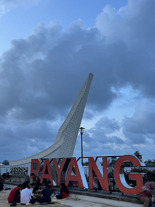 🏛️ Terengganu’s Royal Walk: Palaces, Bridges & Temples by the Sea 🕌🌉🏮