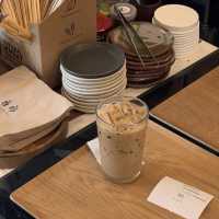 Little Tree Grocery ซ่อนตัวอยู่ใน “เรือนศิลปิน” 