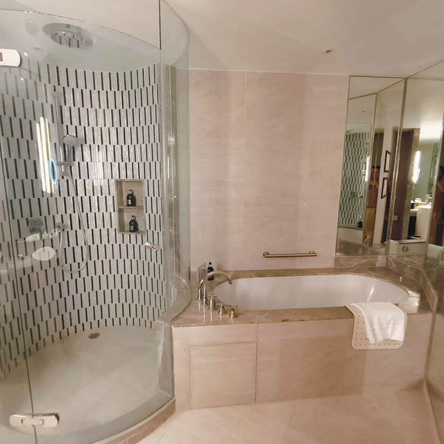 Sky-High Sophistication: Centara Grand at CentralWorld 🇹🇭