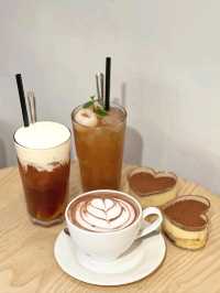 EE Earth Coffee & Bakery