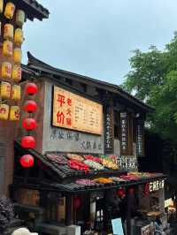 เส้นทางเดินเมืองภูเขา – ถนนเก่าแก่ริมผาสุดอาร์ตแห่